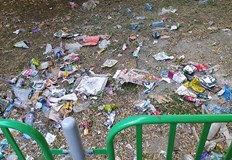 Така изглежда детската площадка пред блок 114 в квартал Чародейка Преди