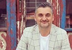 Той беше изключен от партията в края на 2021 г Върховният