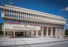 България продължава да се придържа към езиковата клауза залегнала в