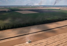 Украйна вини Русия че краде зърно от окупираните територииРусия изпраща