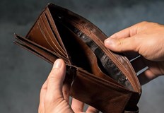 Синдикатите настояват прагът през 2023 г да стане 541 лв Планираният