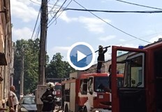 Голям пожар горя в три сгради на улица Цар Шишман