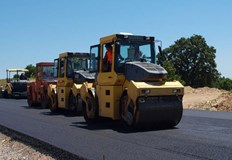 Предвидено е изпълнението на земни изкопи ремонт на пътната настилка
