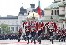Франция отбелязва националния си празникТази сутрин в Париж започва традиционния