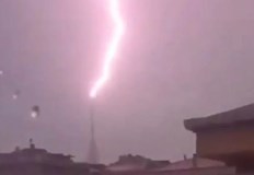 Гръмотевични бури се разразиха над много градове в Турция и