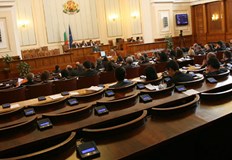 Парламентът не одобри доклада на временната комисия за доставките на