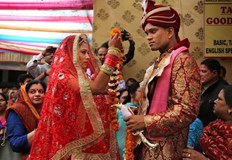 Кому са нужни уредените бракове На индийските мигранти им е трудно