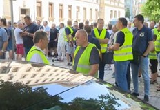 Надзирателите настояват за увеличение на заплатите Служители на затворите в страната