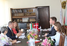 Посланикът на Дания Н Пр Йес Нилсен посети РусеПосланикът на