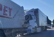 Два тежкотоварни камиона катастрофираха по рано днесИнцидентът е станал на пътя