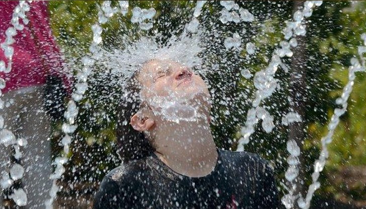 Утре ще е слънчево и горещо, след обяд над планините с незначителна купеста облачност