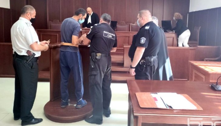 След убийството трупът е бил изхвърлен в кладенец, намиращ се в необитаем имот След убийството трупът е бил изхвърлен в кладенец, намиращ се в необитаем имот