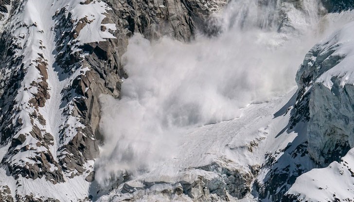 Група от 10 души оцеля по чудо