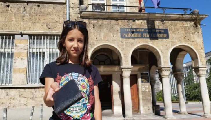 Това е вторият портфейл, който 11-годишното момиче намира и връща в рамките на два месеца