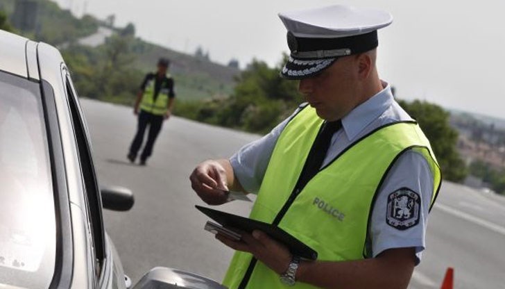 Извършен е контрол на 10512 водачи и пътници. До момента са съставени 1818 фиша и 624 акта за установени административни нарушения Извършен е контрол на 10512 водачи и пътници. До момента са съставени 1818 фиша и 624 акта за установени административни нарушения