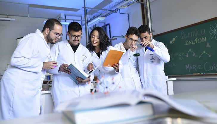 До момента само трима автори са се възползвали