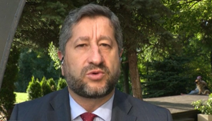 Това е нормална професионална дискусия, добави Иванов