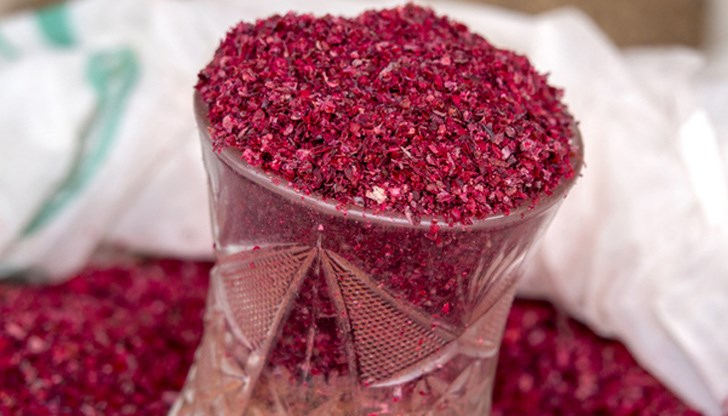 Сумакът обаче има не само фантастичен вкус, но и много ползи за здравето Сумакът обаче има не само фантастичен вкус, но и много ползи за здравето