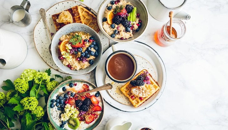 Яденето на здравословна и самодостатъчна закуска стартира нашия метаболизъм