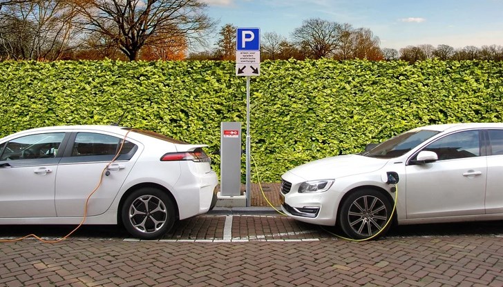 Към момента купувачите на електрически автомобили получават парични стимули до 6000 евро
