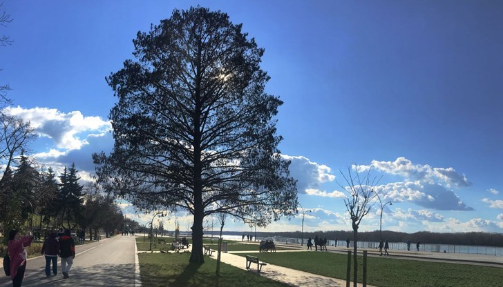 Ограбеният младеж бил заплашен, че ще му вземат колелото