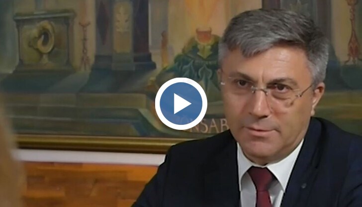 "Той – както и Асен Василев – къде заедно, къде поотделно – трябва да бъдат разследвани”, посочи лидерът на ДПС