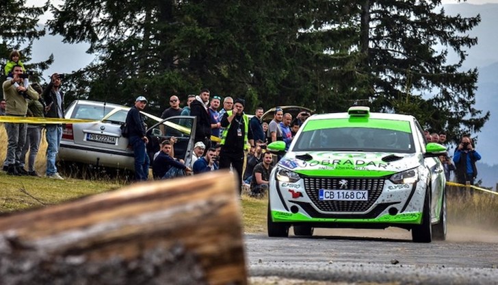 Антон Титов и Александър Спиров спечелиха две скоростни отсечки днес и имат аванс от 26,8 сек.