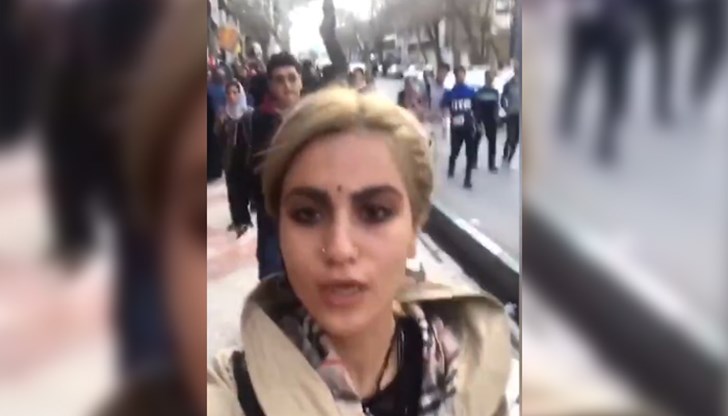 Те се изправят срещу държавния апарат и по-консервативните кръгове в обществото