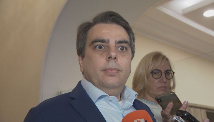 Финансовият министър в оставка отрече информацията, че сметките на руското посолство са запорирани