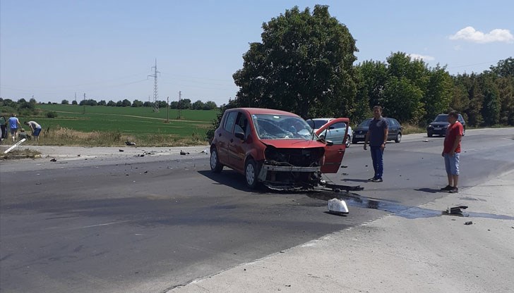 Ударили са се два леки автомобила