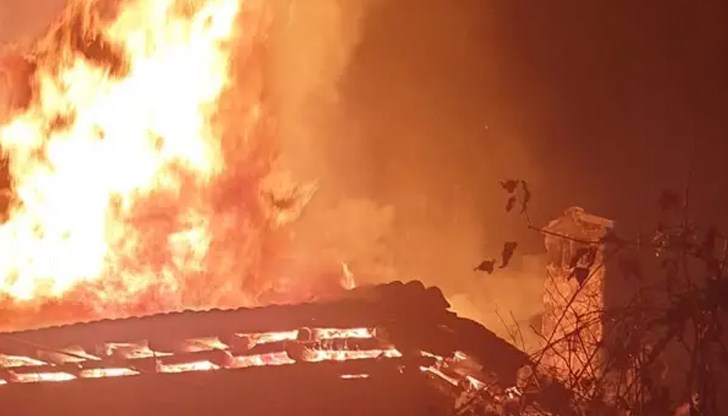 Пострадалата е с изгаряния на лицето и крайниците