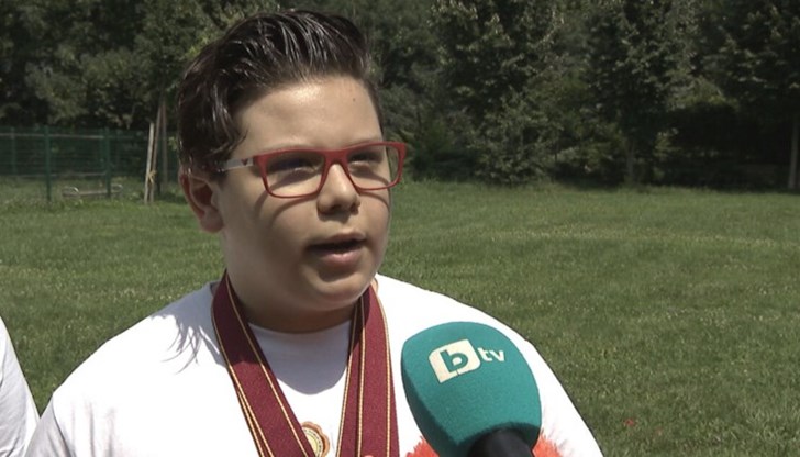 Следващото състезание на Максимилиан е кръгът на победителите в Университета в Йейл