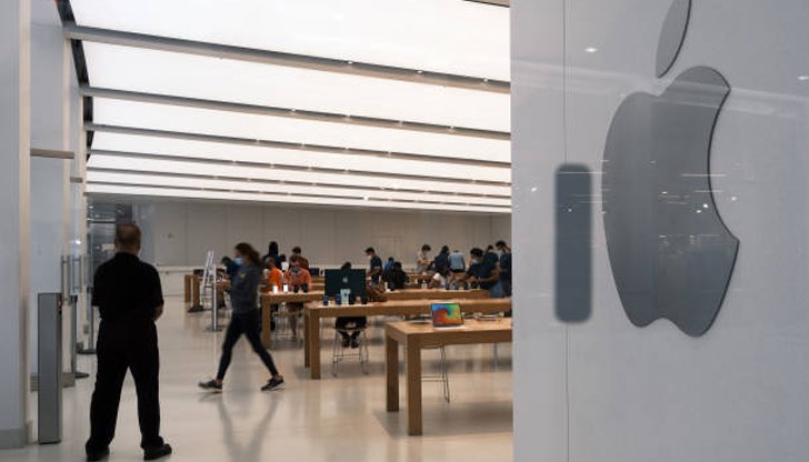 Apple планира да намали наемането на нови служители, както и ръста на заплащане