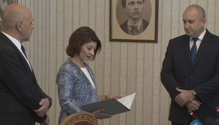 Румен Радев започва нови консултации с парламентарно представените партии