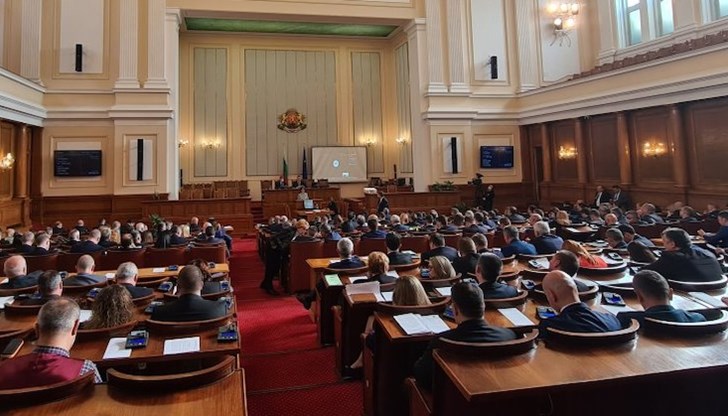 В момента Антикорупционната комисия временно се оглавява от Антон Славчев