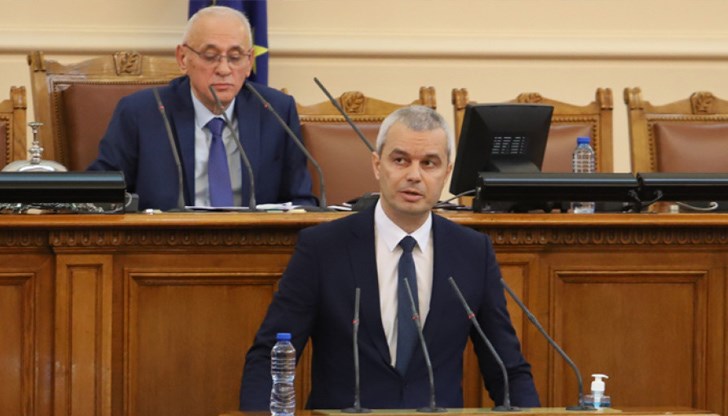 Костадинов изрази несъгласие с решението третият мандат да бъде задържан до средата на август