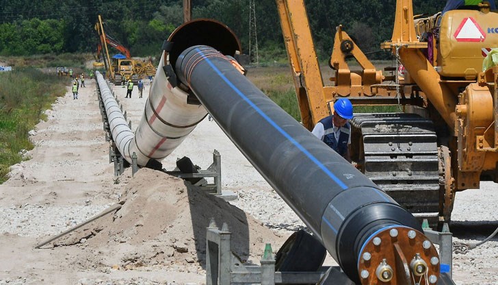 Кирил Петков заминава за южната ни съседка