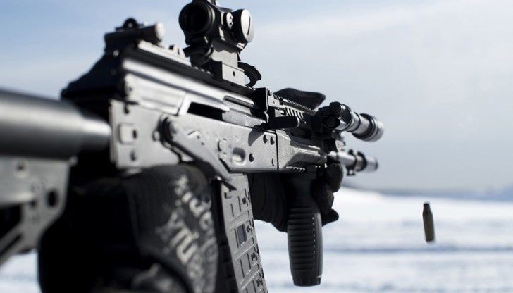 Всички основни операции с автомата могат да се извършват с една ръка Всички основни операции с автомата могат да се извършват с една ръка