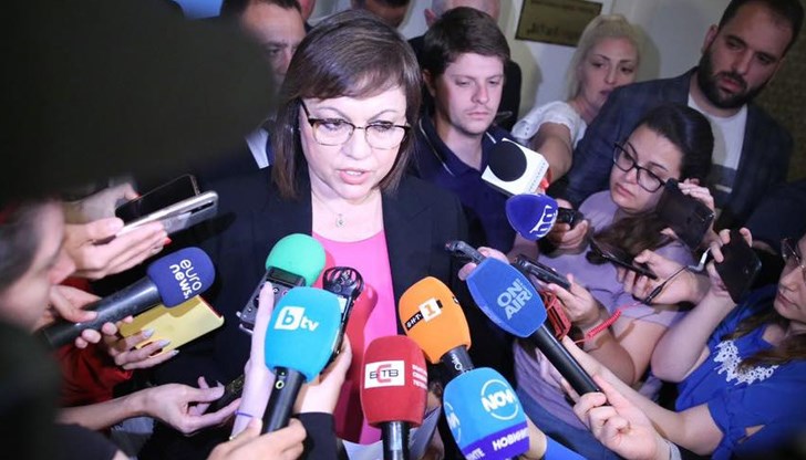 Спряхме течовете и кражбите, които вашето управление толерираше, пише Корнелия Нинова във фейсбук Спряхме течовете и кражбите, които вашето управление толерираше, пише Корнелия Нинова във фейсбук