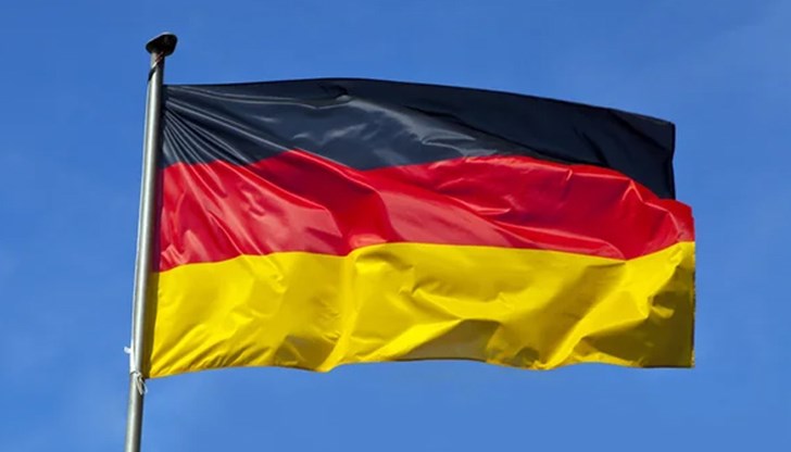 Делът на хората, които искат страната им да оказва по-значителна военна помощ, е спаднал на 35 процента