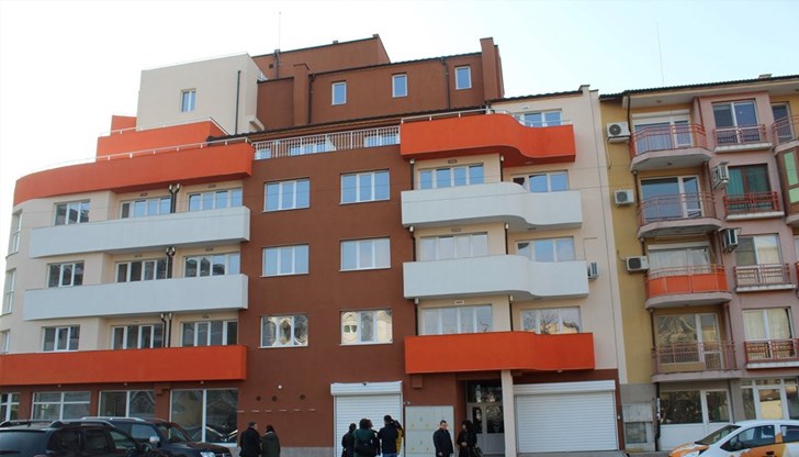 Целта на местната администрация е с приходите от продажбата  да се прави ремонт на приоритетно нуждаещите се жилища