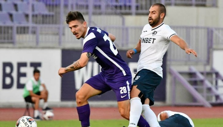 Русенският тим излезе начело във Втора лига Русенският тим излезе начело във Втора лига