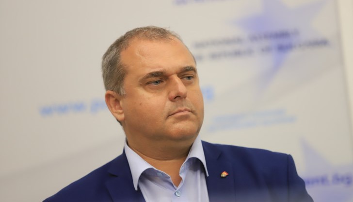 Причината е признаването на "македонския език"