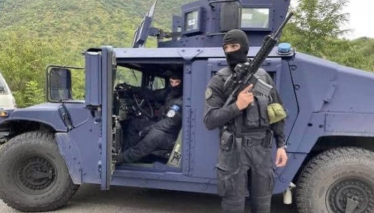 Тази вечер в северния град Косовска Митровица с преобладаващо сръбско население прозвучаха сирени за въздушна тревога Тази вечер в северния град Косовска Митровица с преобладаващо сръбско население прозвучаха сирени за въздушна тревога