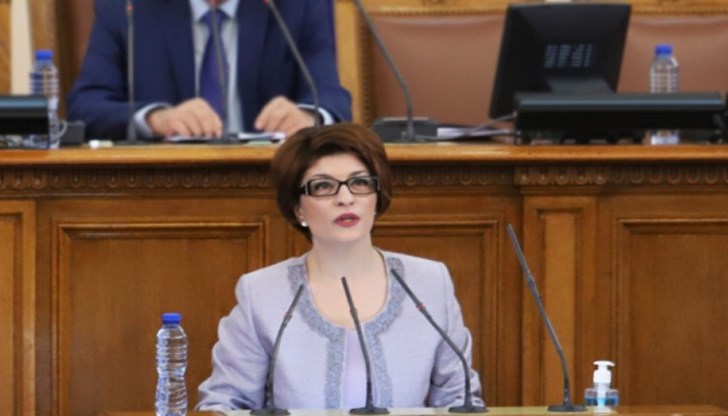 Незабавно да се проведе избор за нов председател на КЕВР, заяви Десислава Атанасова
