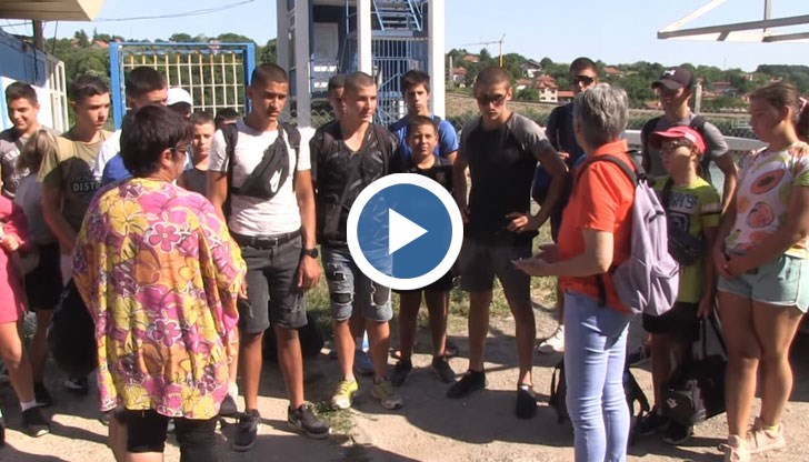 Треньорките Ева Пашева и Маринела Цонева смятат, че проблемът всъщност не е решен, а е сложен „на трупчета“