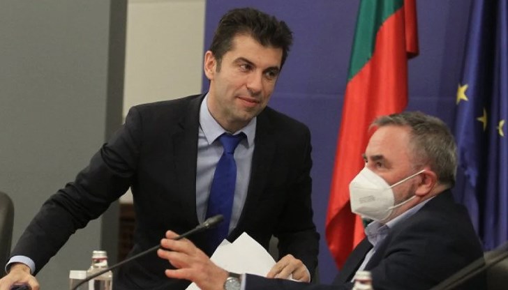 Искам да успокоя абсолютно всички, че следим ситуацията много внимателно, но данните показват, че българите могат да имат едно спокойно лято", заяви министър-председателят в оставка