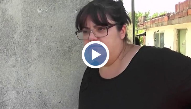 Галя Младенова сама се грижи за 11-годишната си дъщеря и болния си баща