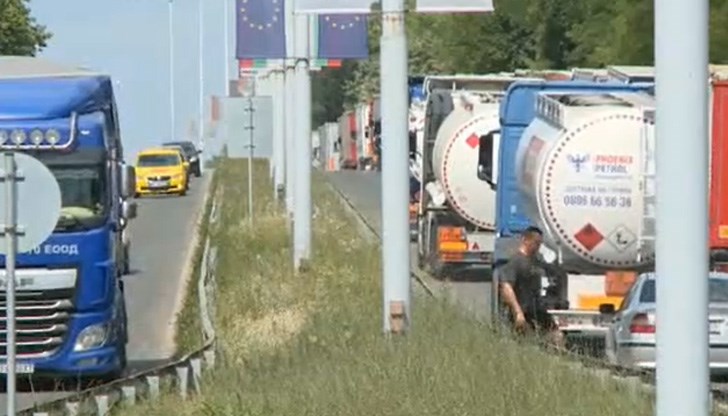 Според кмета на Мартен проблемът с камионите в района трябва да се реши на държавно ниво Според кмета на Мартен проблемът с камионите в района трябва да се реши на държавно ниво