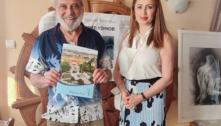 В хотел "Ювелир" той ще демонстрира своята техника за рисуване с пламъка на горящи свещи